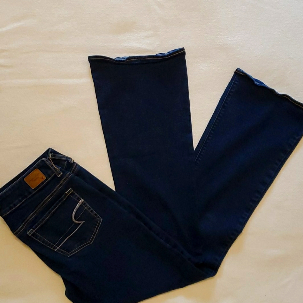 American Eagle Blue Jeans 32w x 32 L